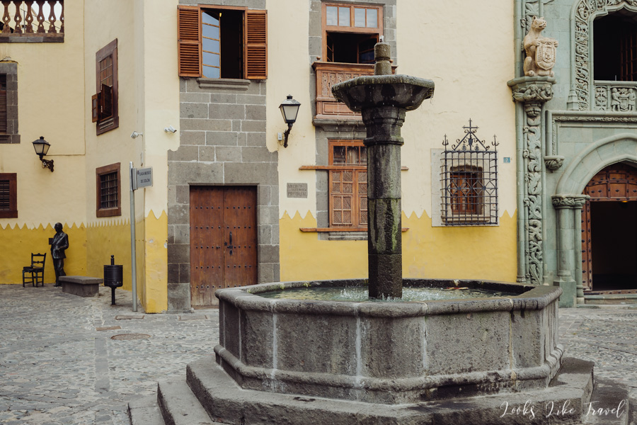 fountain in the square in the Vegueta district