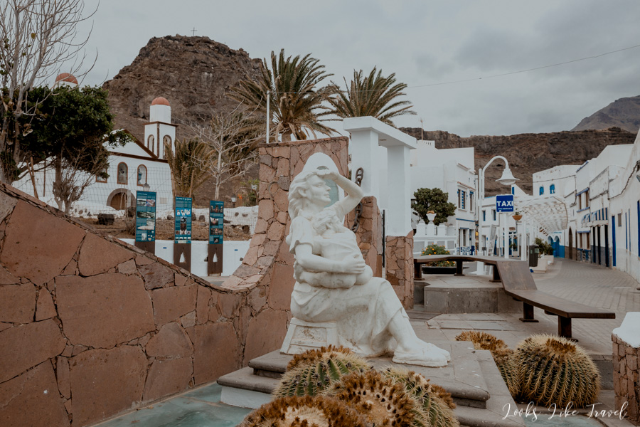 Puerto de Las Nieves- pomnik kobiety