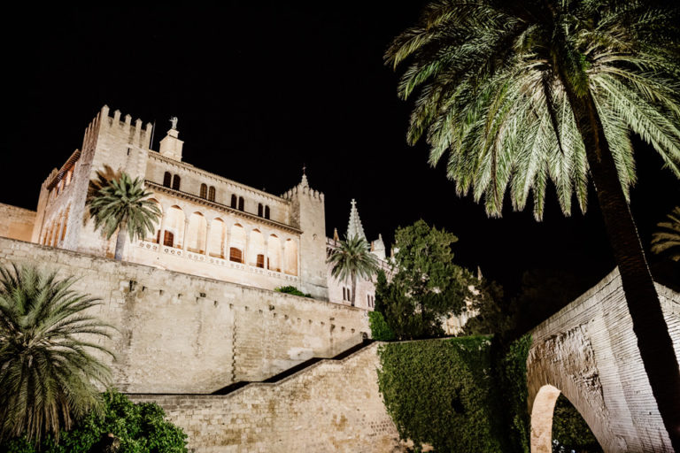 majorka-cz-1-co-warto-zobaczy-w-palma-de-mallorca-looks-like-travel